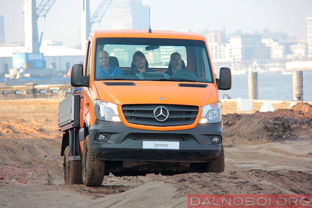 Mercedes-Benz_Sprinter_6x6_Oberaigner_006