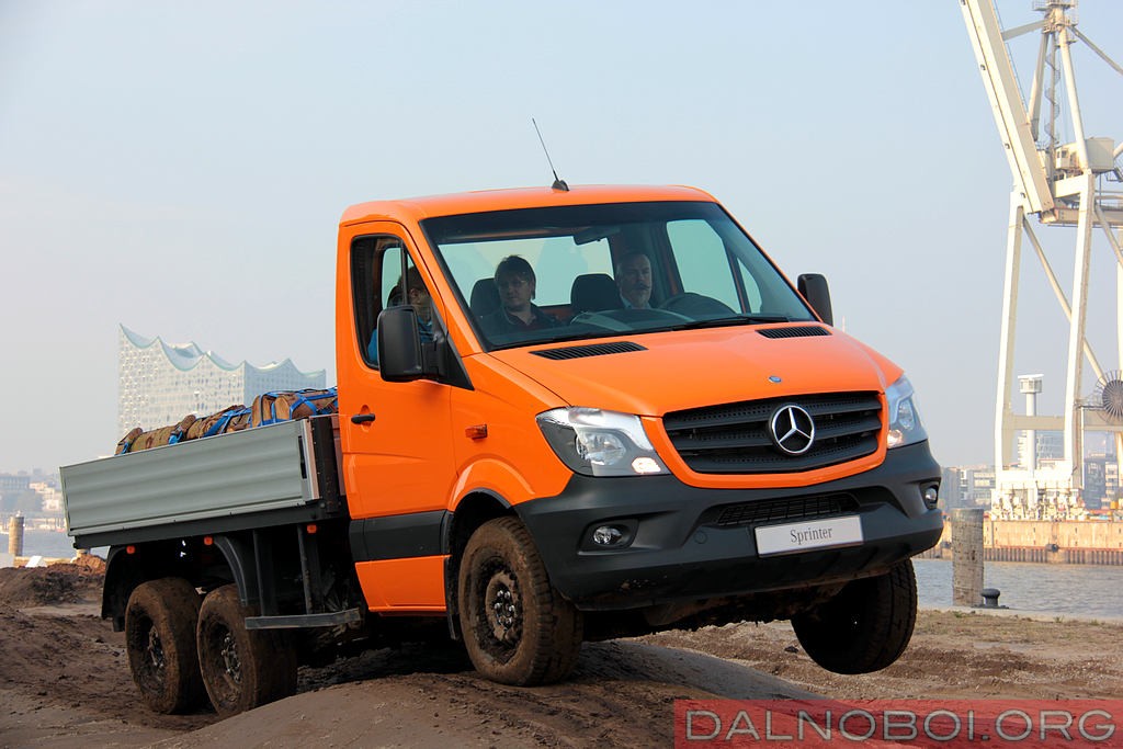 Mercedes-Benz_Sprinter_6x6_Oberaigner_010