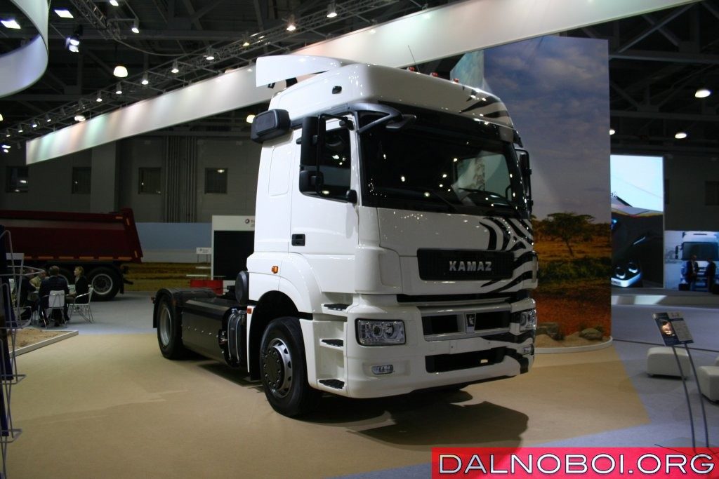 КАМАЗ-5490-S5 NEO (4х2) с газодизельной системой питания.