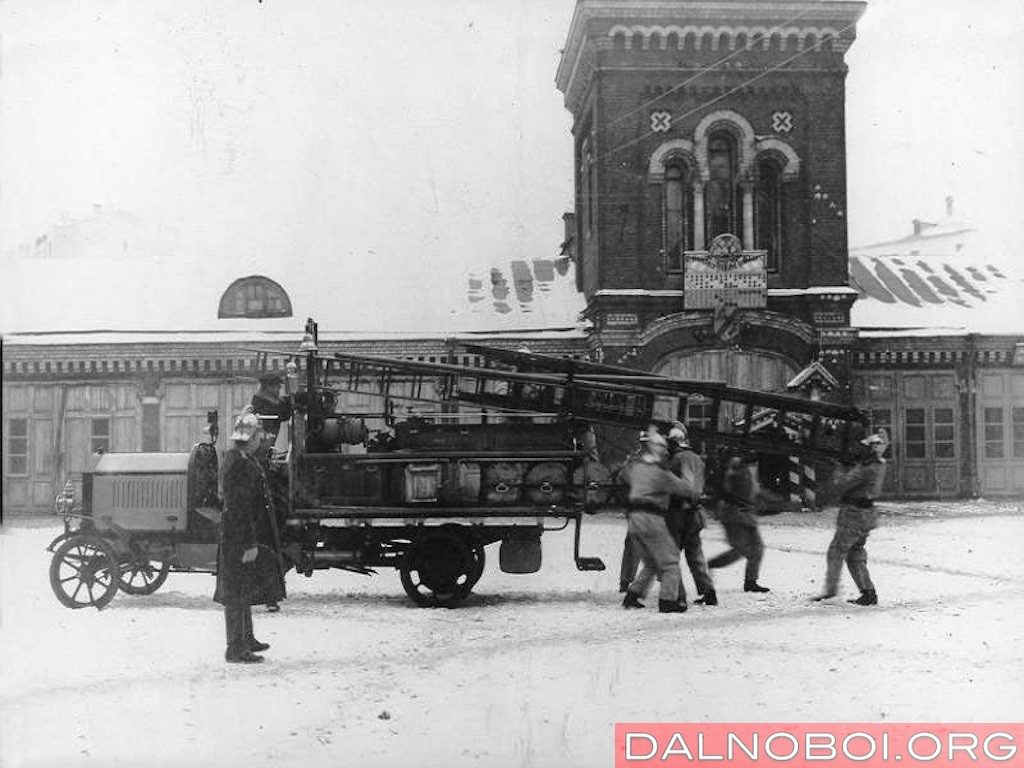 1908 год. После модернизации, Пречистенская пожарная часть в Москве заказала грузовик Daimler-Marienfelde DM 2b